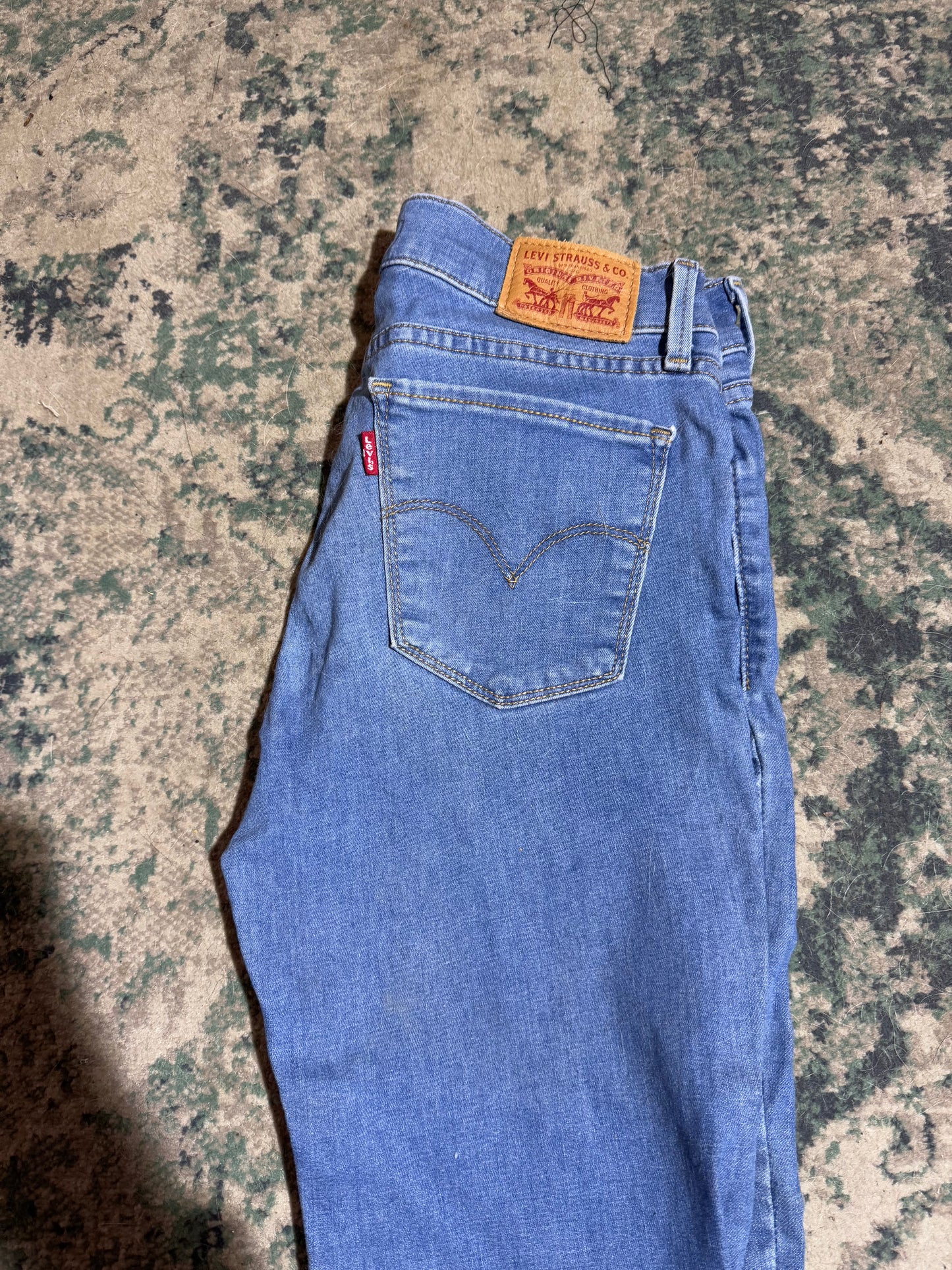 *Levi’s - W28 us