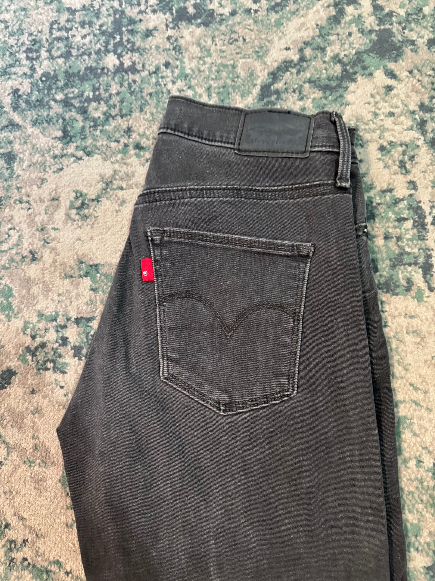 *Levi’s - W28 us