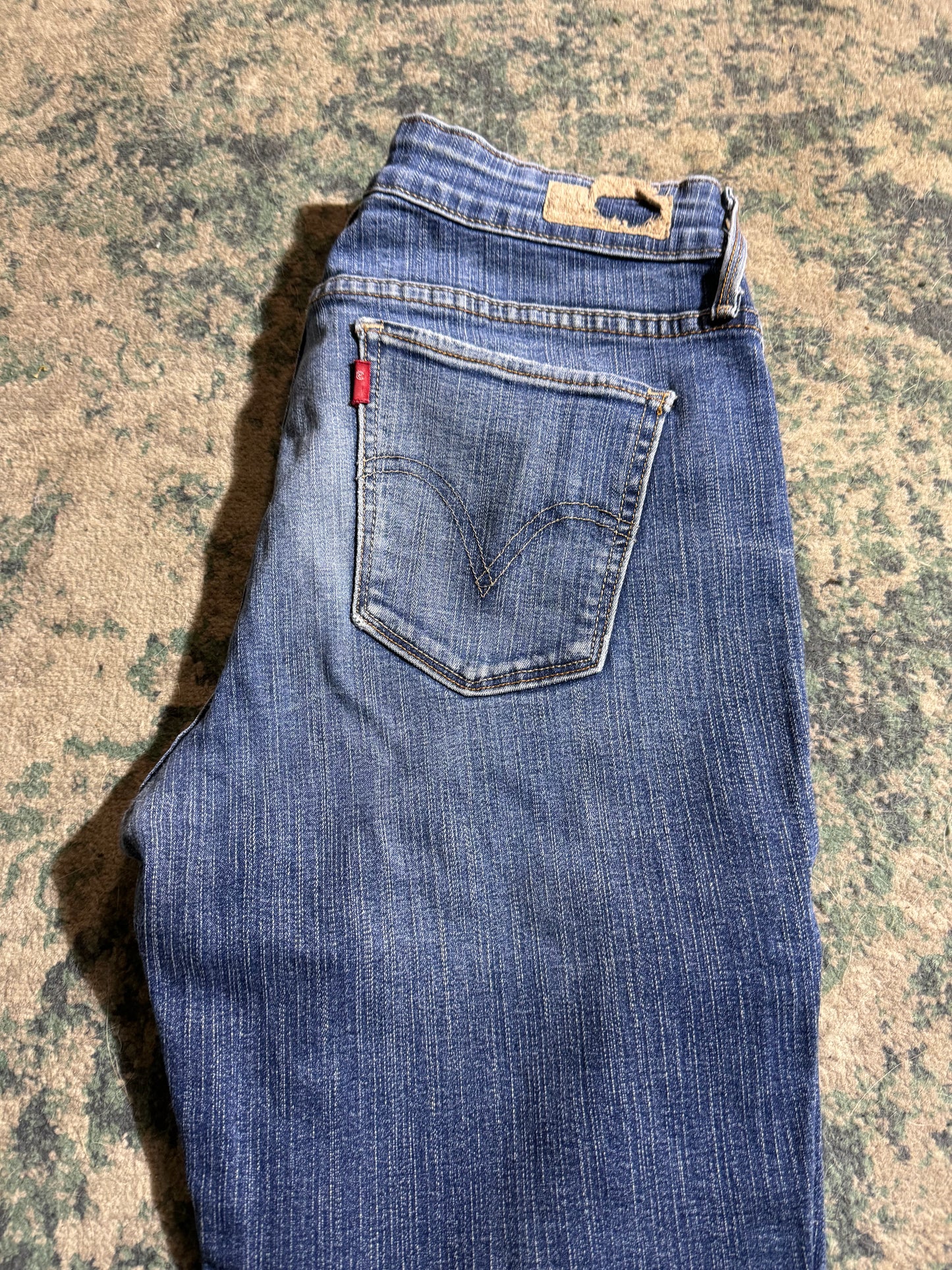 *Levi’s - W28 us