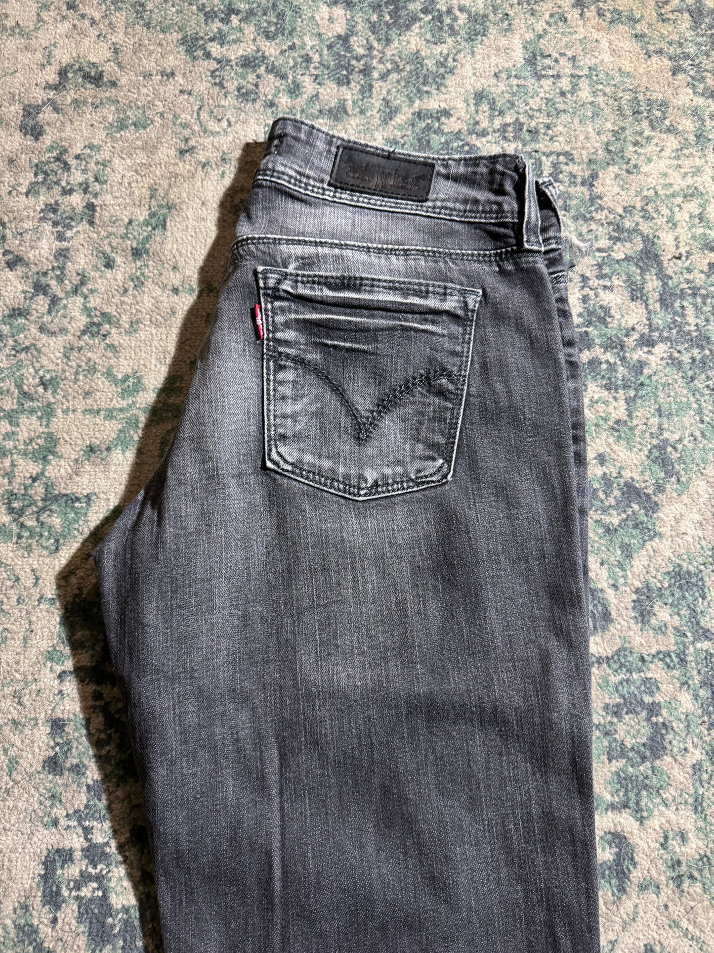 *Levi’s - W30 us