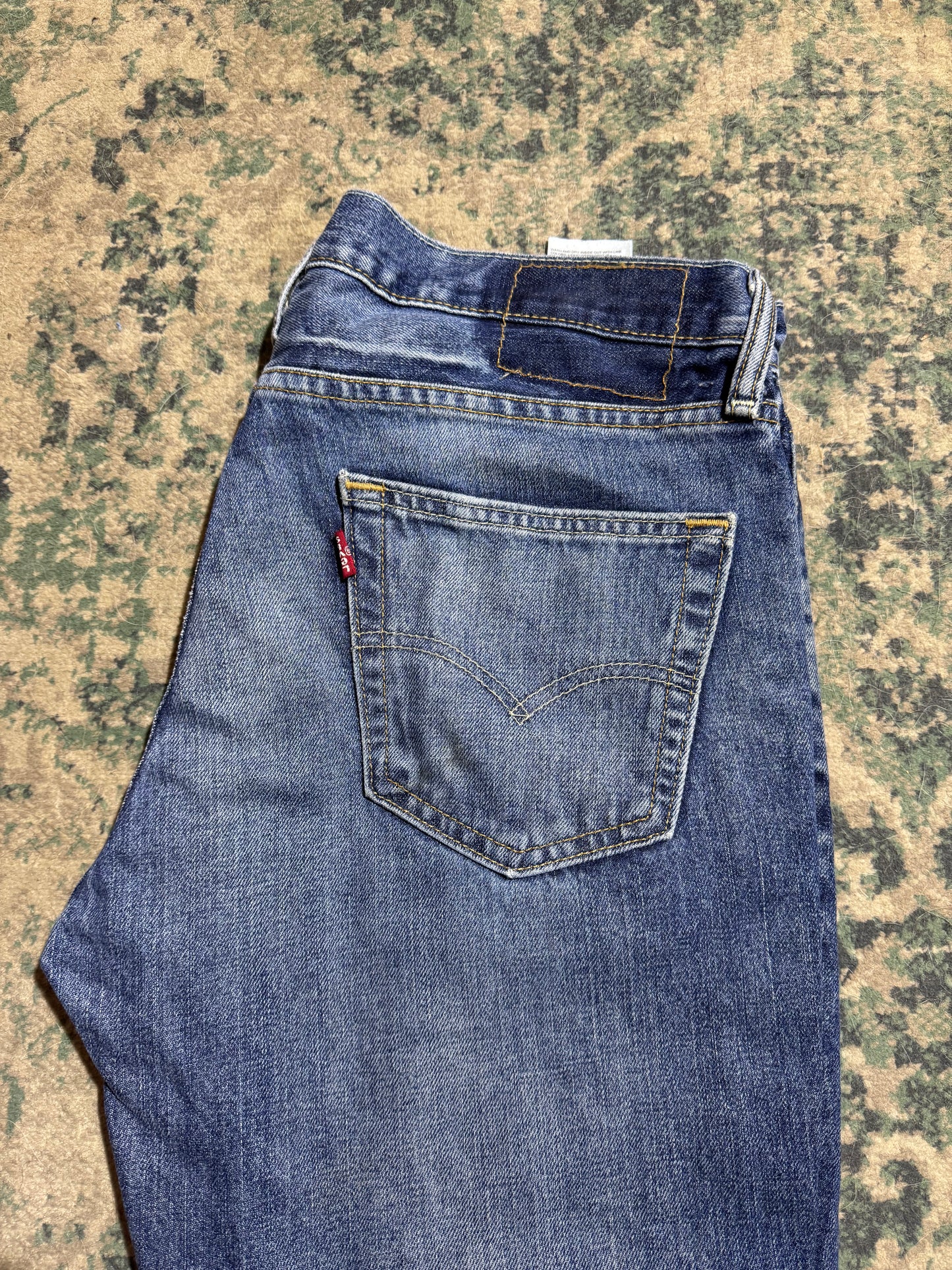 *Levi’s - W33 us