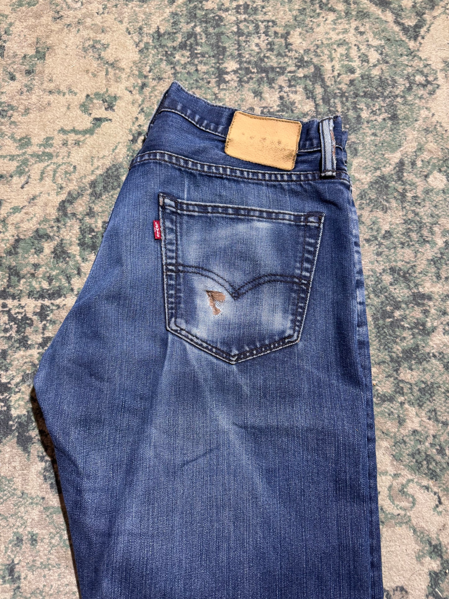 *Levi’s - W33 us