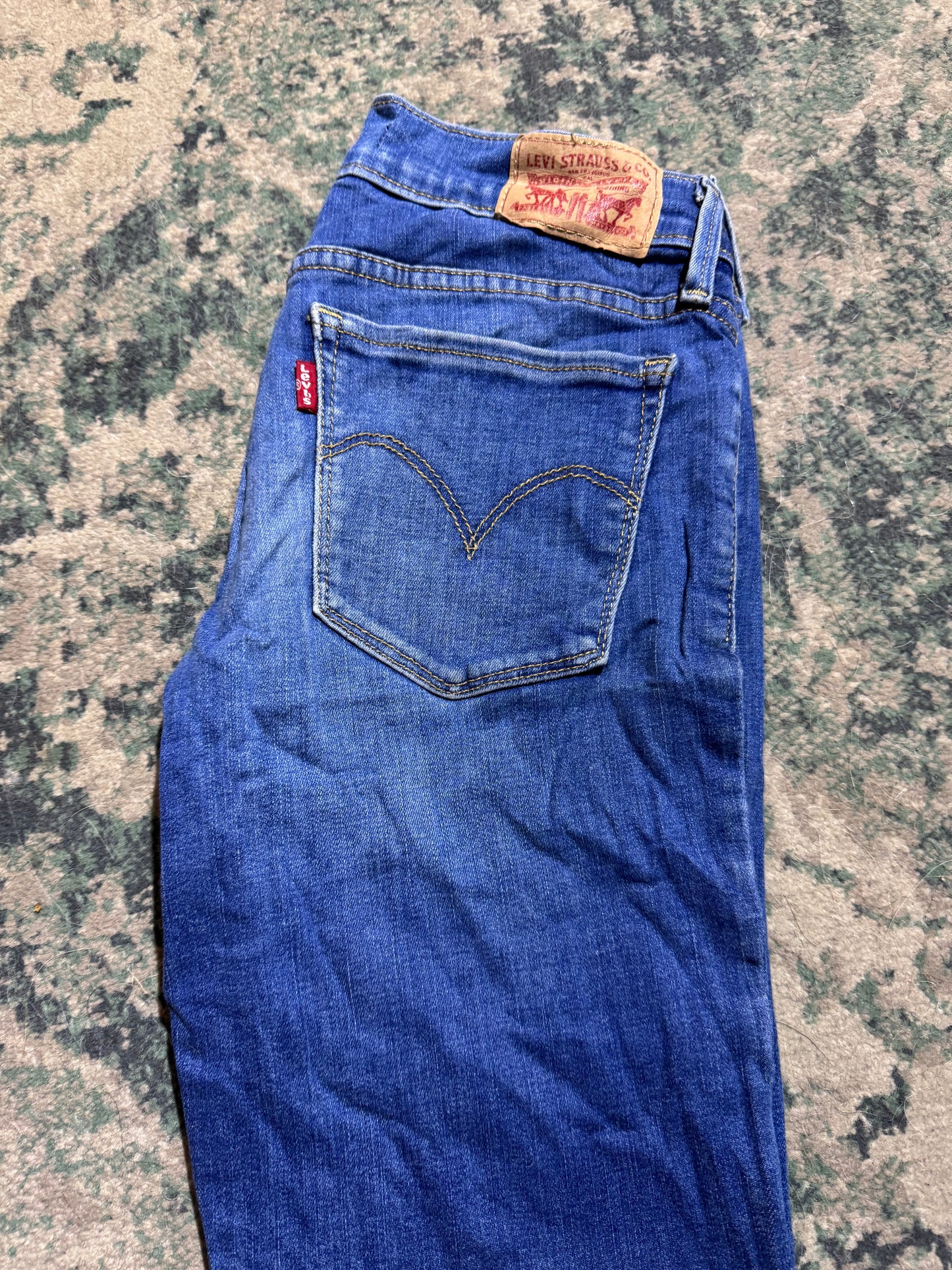 *Levi’s - W28 us